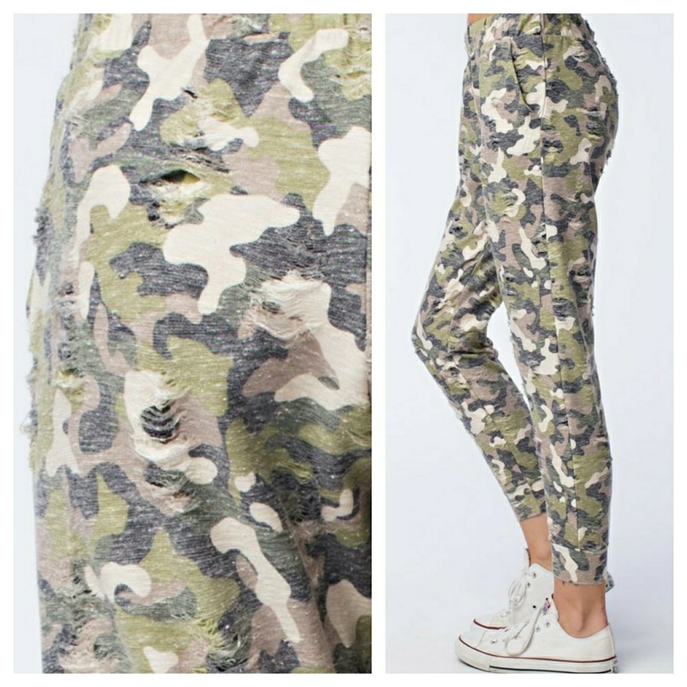 Last one! Sm. BEST SELLER camo distressed joggers - Picture 2 of 2